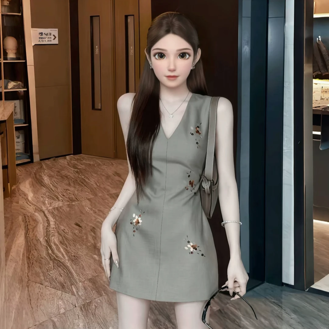 韩系设计感重工刺绣亮片V领无袖连衣裙女夏季修身显瘦气质短裙子