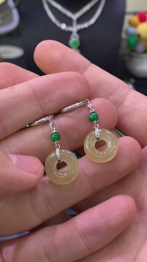 18K金镶嵌翡翠耳饰耳坠