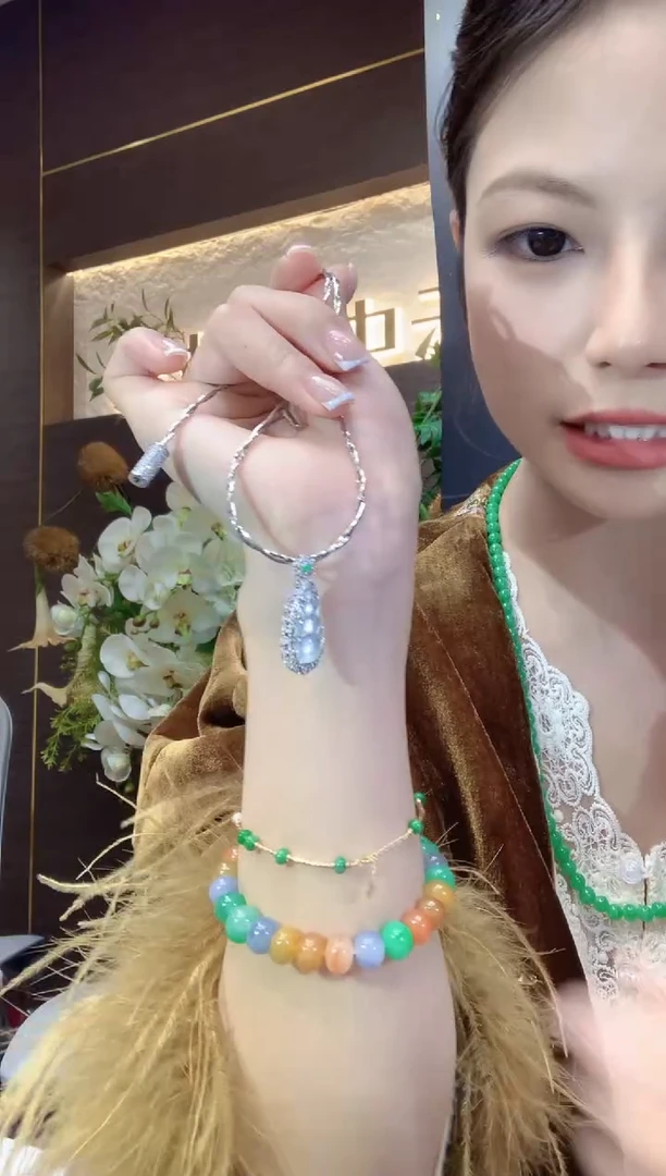 吊坠(不含链)18K金镶嵌翡翠c56