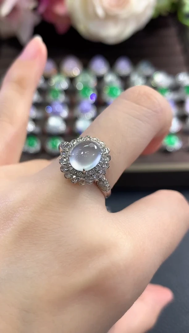 18K金镶嵌戒指翡翠b124