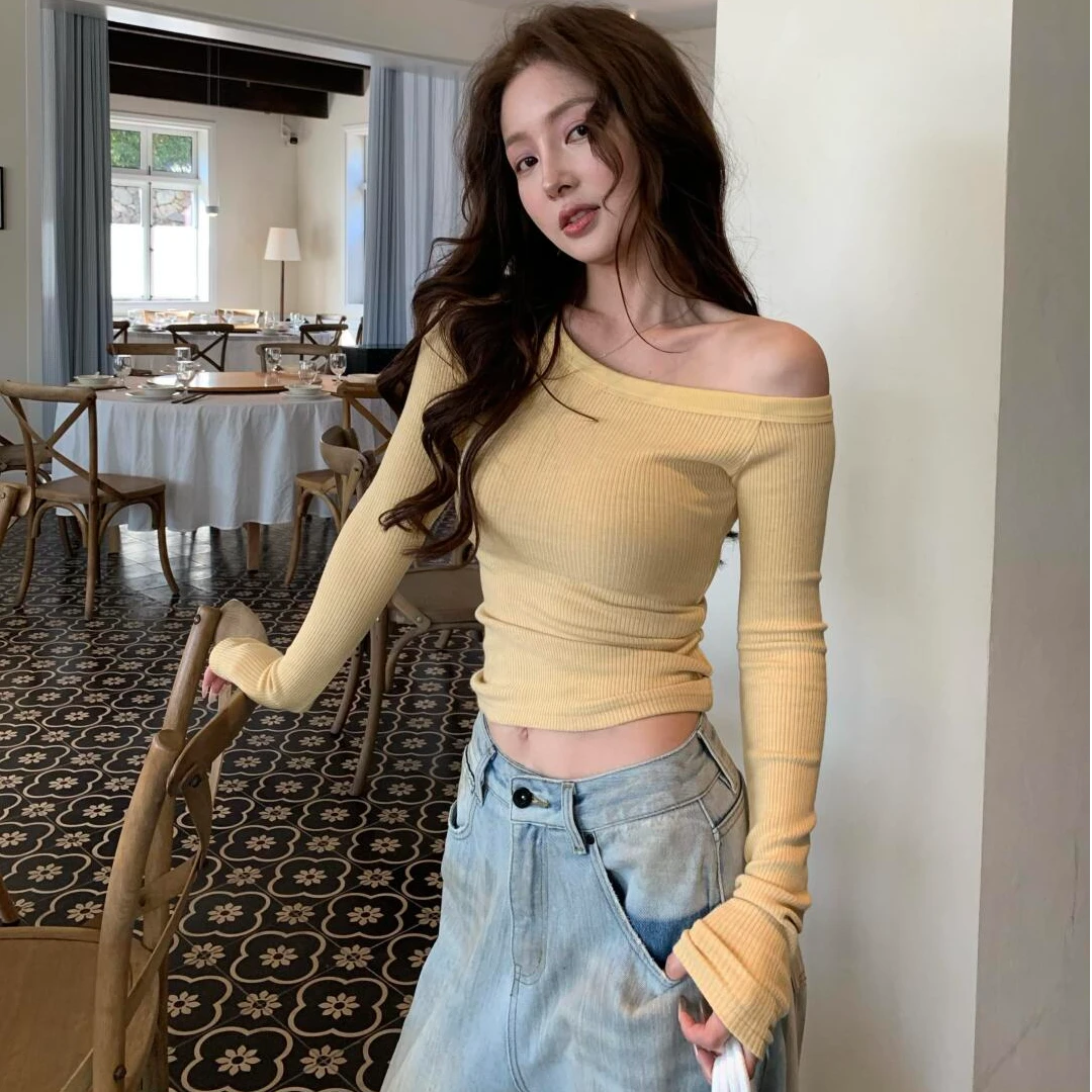 女装春夏设计感修身长袖T恤打底衫时尚辣妹修身显瘦百搭牛仔裤