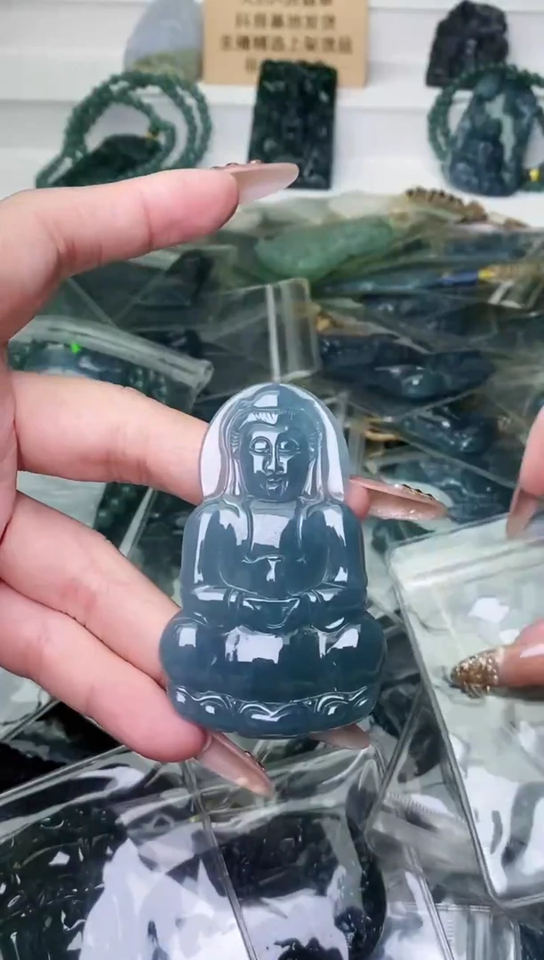 颈饰未镶嵌翡翠