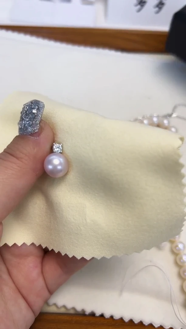 颈饰银S925镶嵌淡水珍珠云*?吊坠