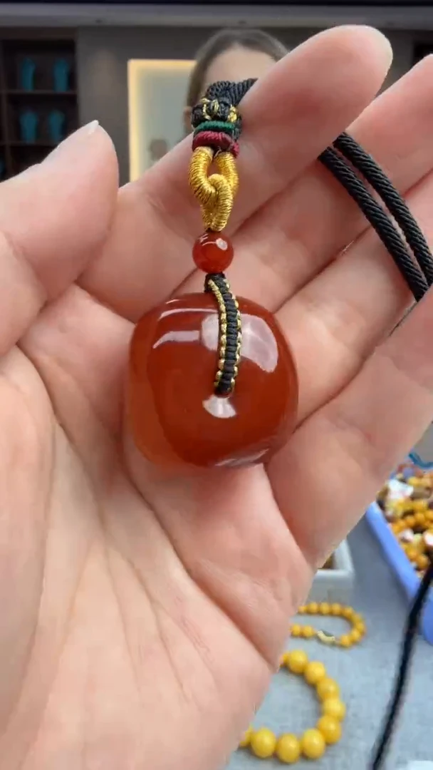 琥珀颈饰未镶嵌10秒拍号 假一罚三
