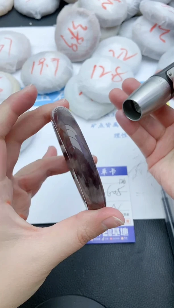 【闪购商品】石英质玉手镯未镶嵌126+60.5