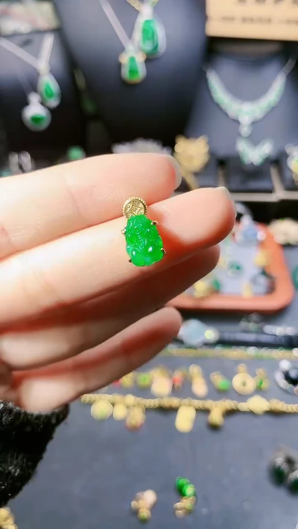 【闪购商品】翡翠吊坠(不含链)银S925镶嵌小提留