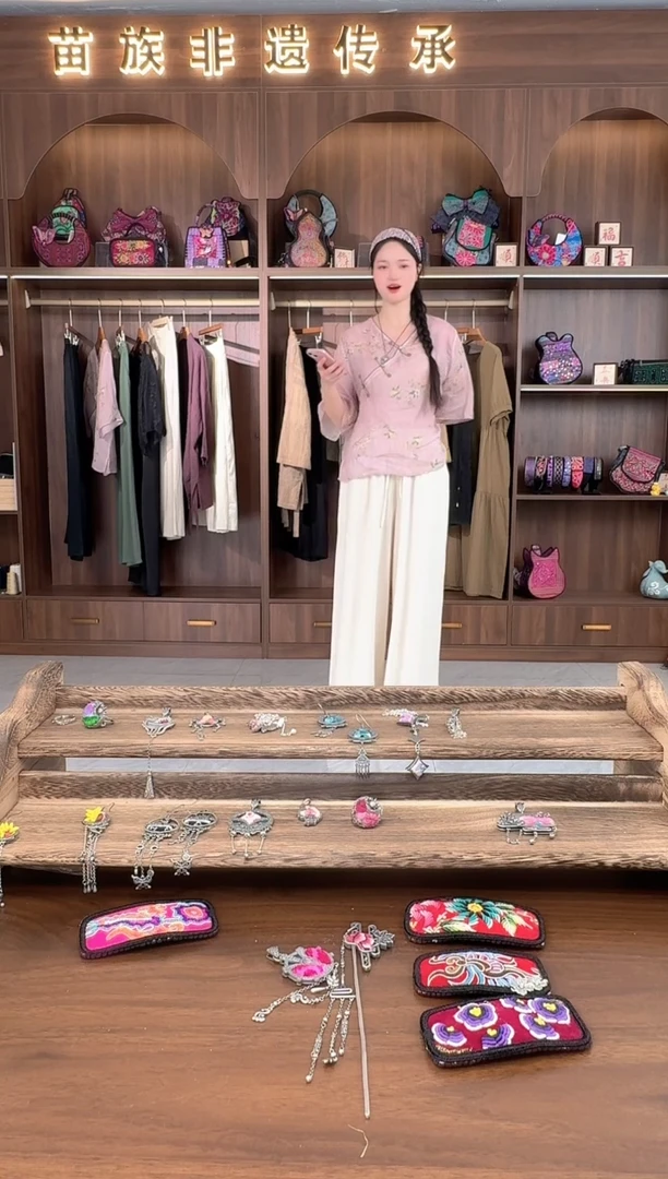 织绣扶光苗绣传承L6