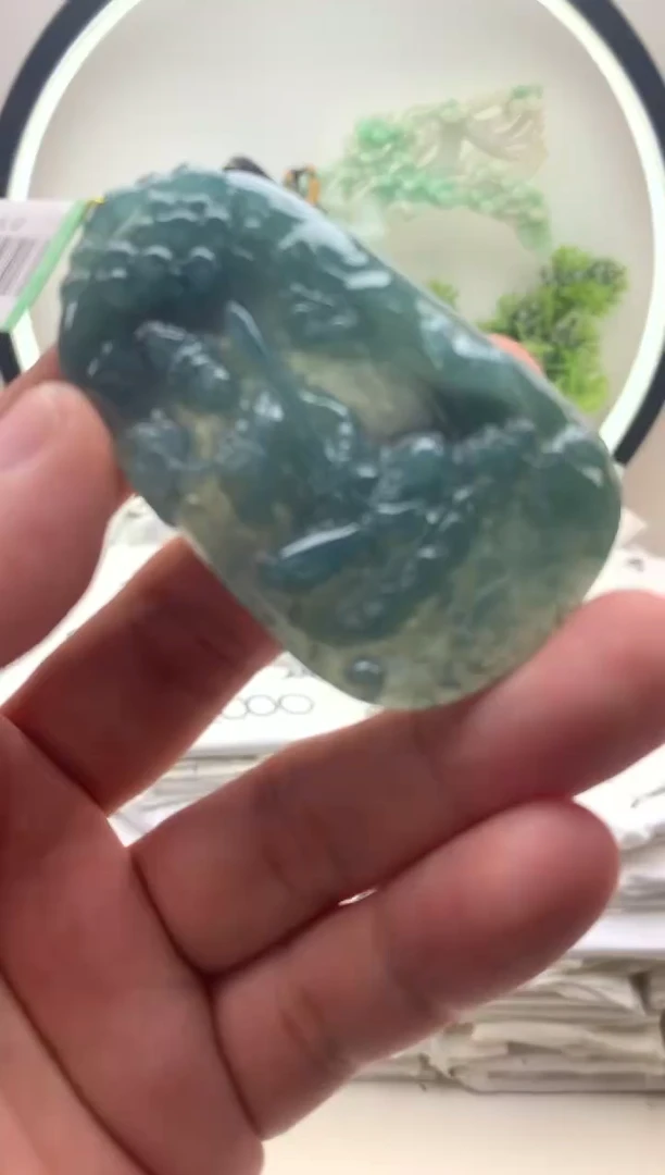 颈饰未镶嵌翡翠虚空藏