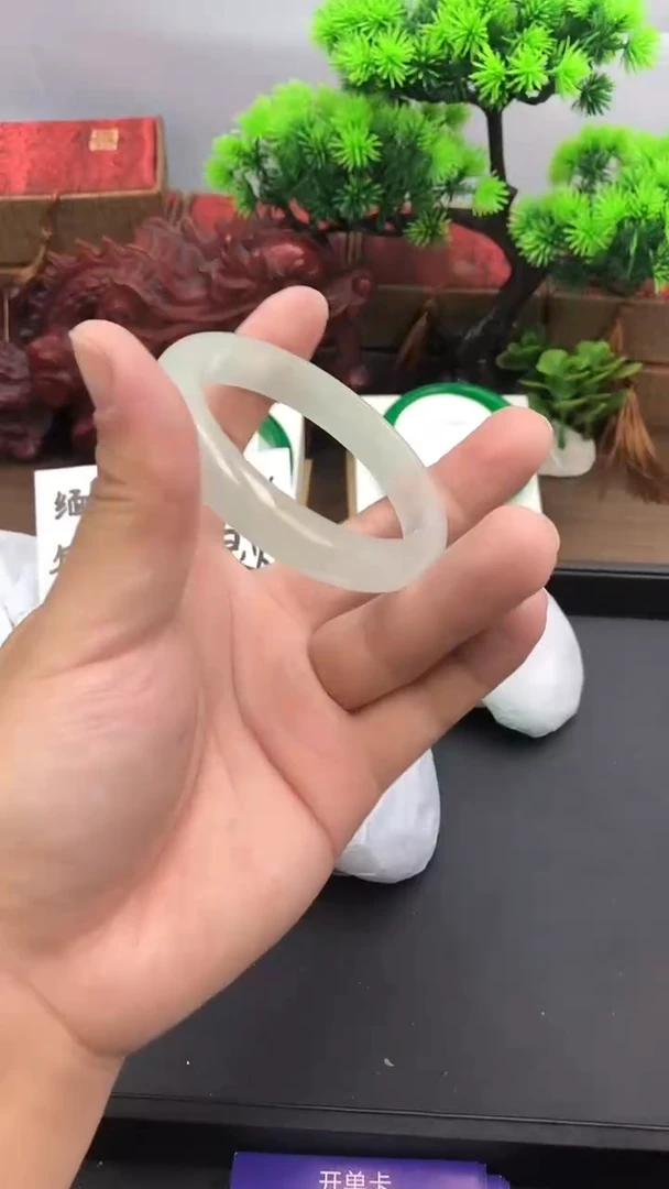 翡翠手镯未镶嵌大叶A37 冰透精美美人镯多样性发其一