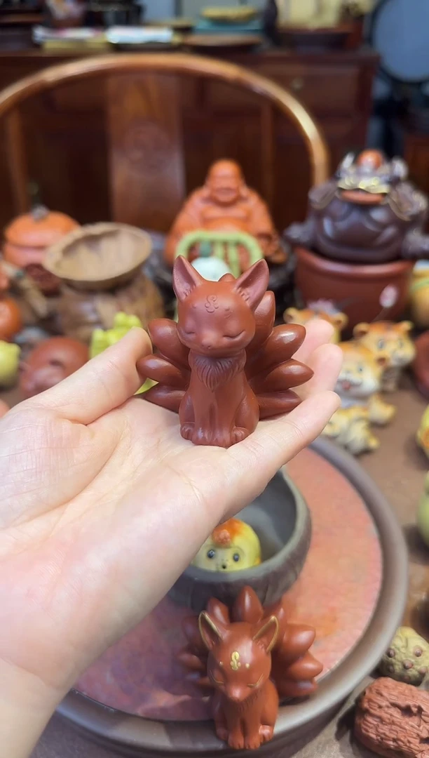 紫砂茶宠朱泥九尾