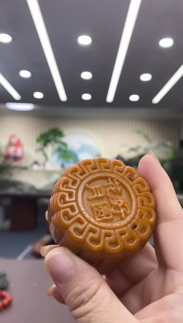 未镶嵌和田玉把件大*哥手把