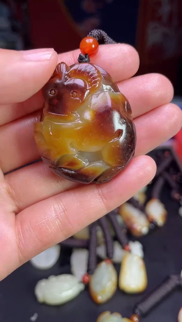 颈饰未镶嵌和田玉1