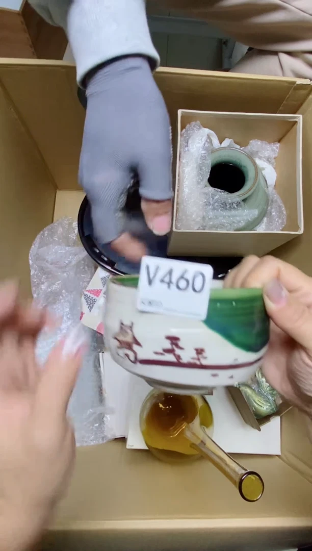 瓷片小**间V460默认微瑕，谨慎参拍