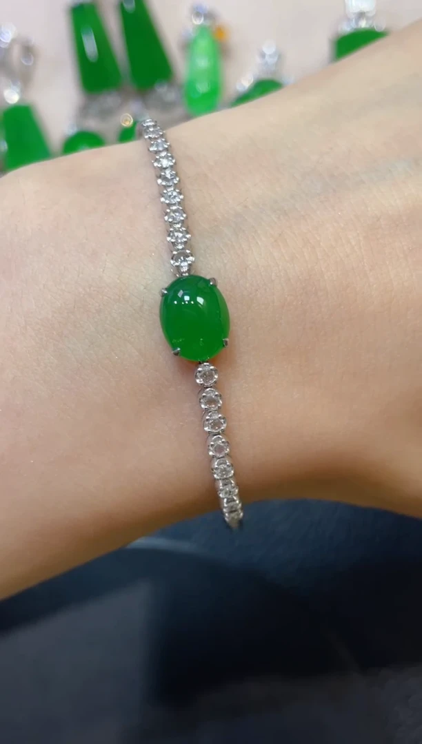 颈饰18K金镶嵌翡翠团购12