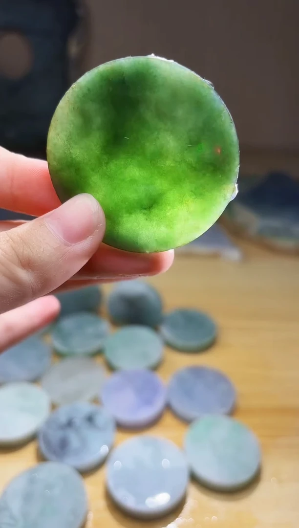 翡翠未镶嵌颈饰翡翠A货 姜谭583