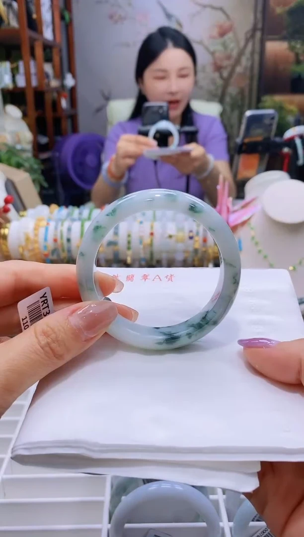 翡翠手镯未镶嵌19号53.8/13.1*8.0