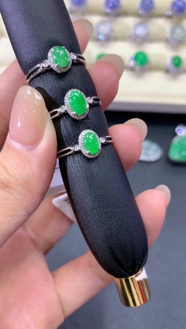 【闪购商品】翡翠戒指18K金镶嵌a1多样性一件发货