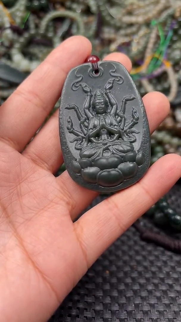 颈饰未镶嵌和田玉1