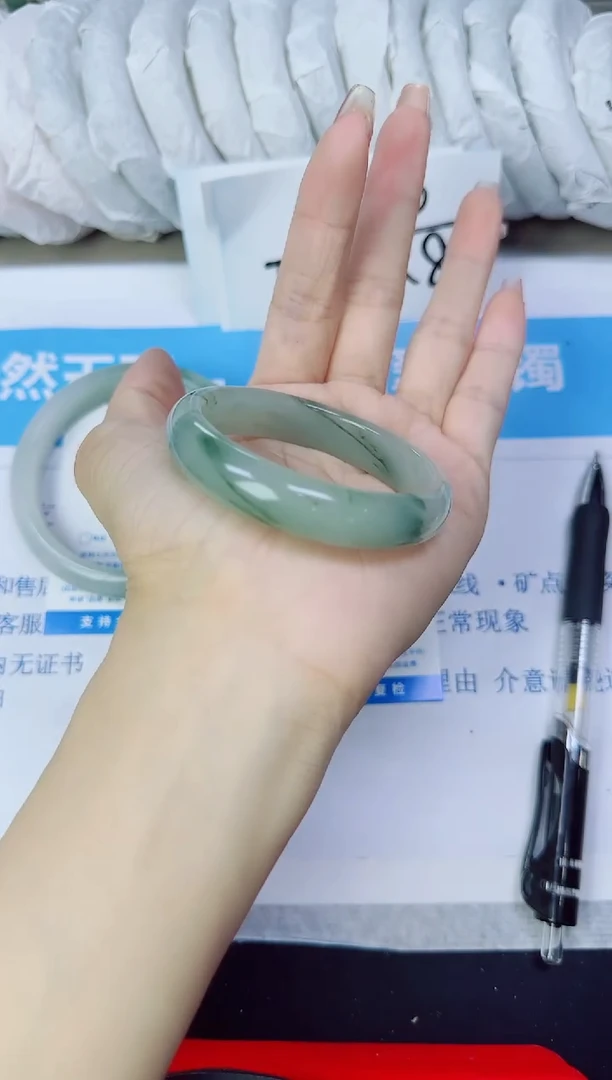 石英质玉手镯未镶嵌135/52