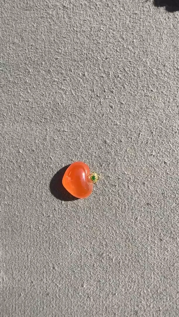 18K金镶嵌配饰南红玛瑙原矿无优化爱心18k金吊坠W