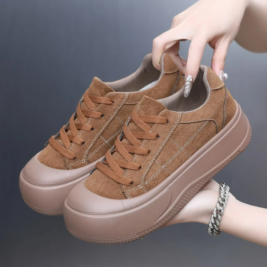 2025新款厚底板鞋时尚休闲鞋小个子增高厚底女款运动松糕底妈妈鞋