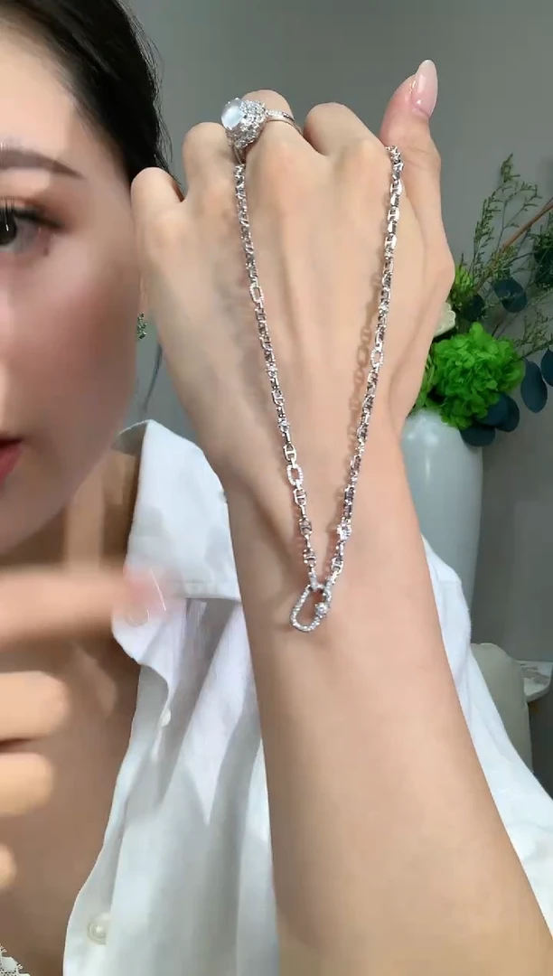 颈饰钻石18K金镶嵌q76多样性一件发货不退换