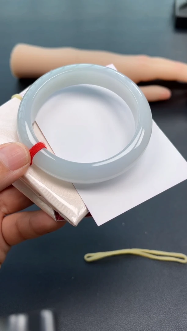 未镶嵌手镯翡翠多人