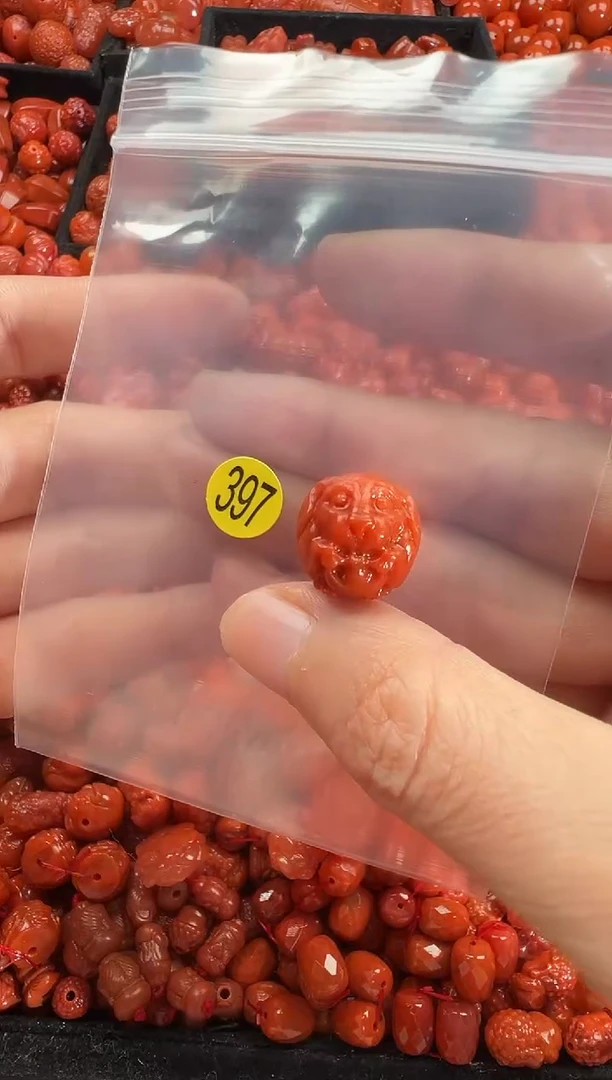 颈饰未镶嵌南红玛瑙1