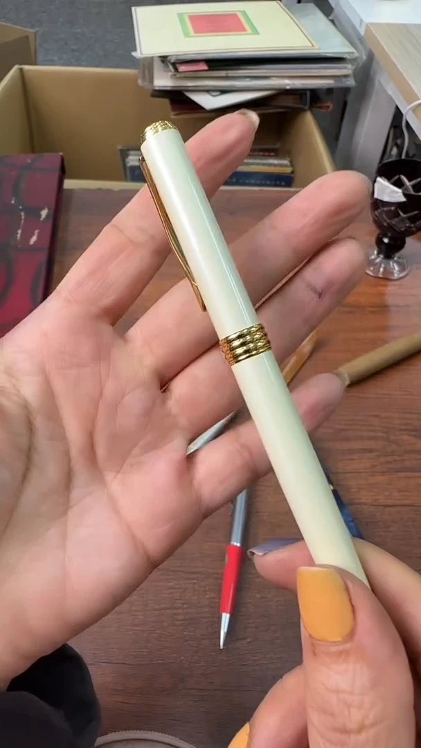 撕开云雾就会看见光