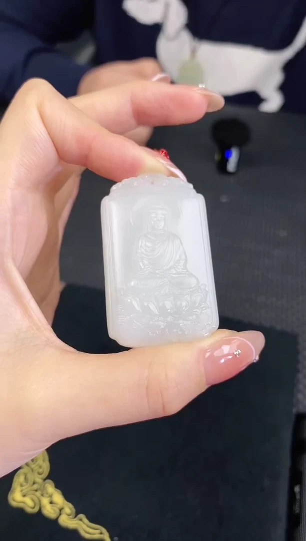 颈饰未镶嵌和田玉大日如来