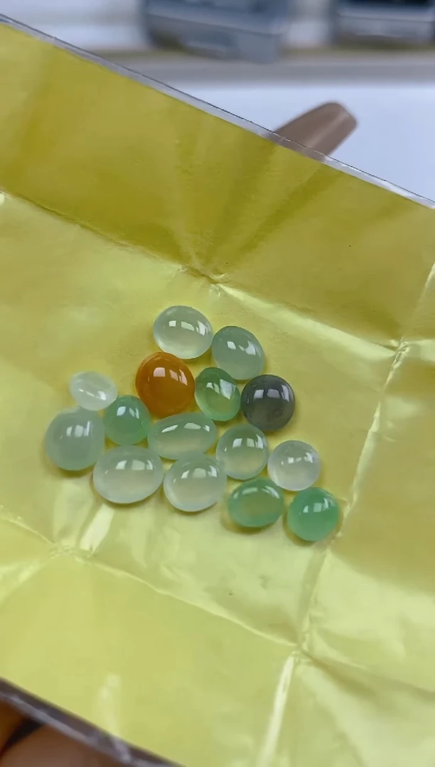 定制翡翠未镶嵌天然翡翠蛋面66