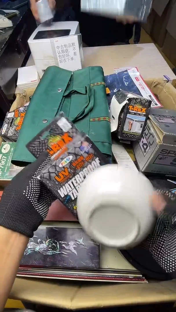 张****容二手商品不退不换