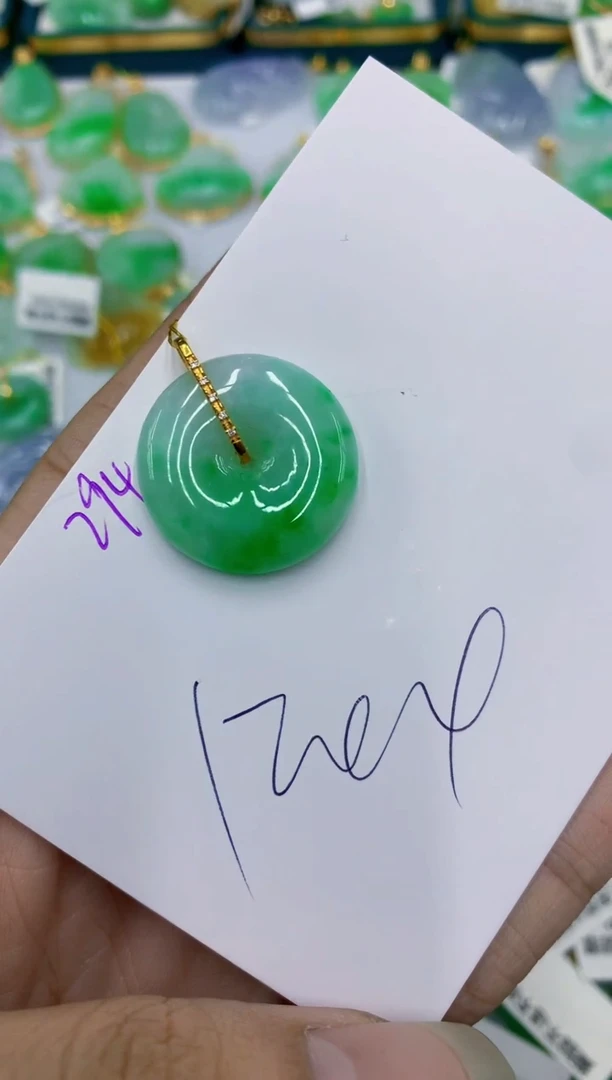 翡翠18K金镶嵌颈饰钻****h1111111111