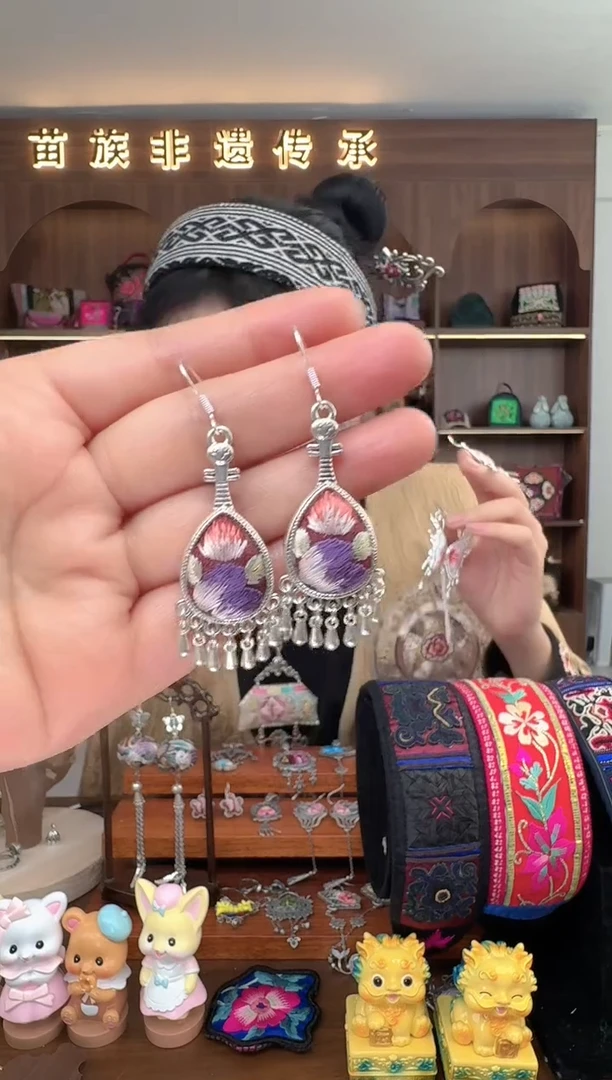 【闪购商品】织绣扶光苗绣传承26