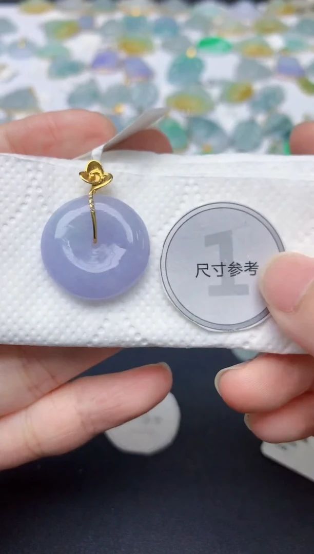翡翠18K金镶嵌颈饰天然缅甸A货翡翠