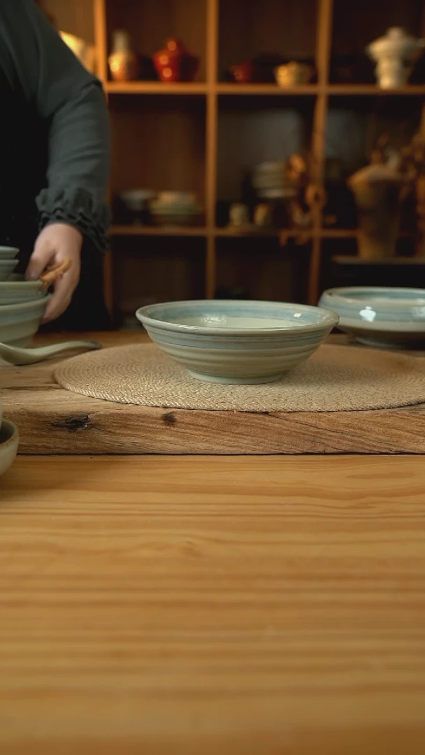 青云系列的8英寸螺纹面碗1个