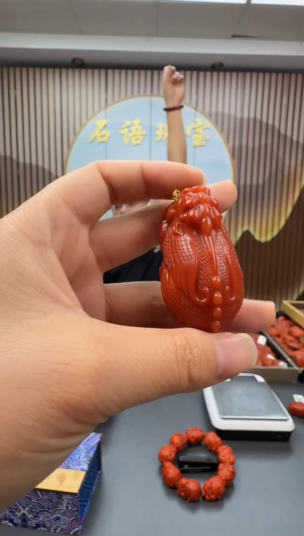 未镶嵌雕刻南红玛瑙082ZB0914产品一个