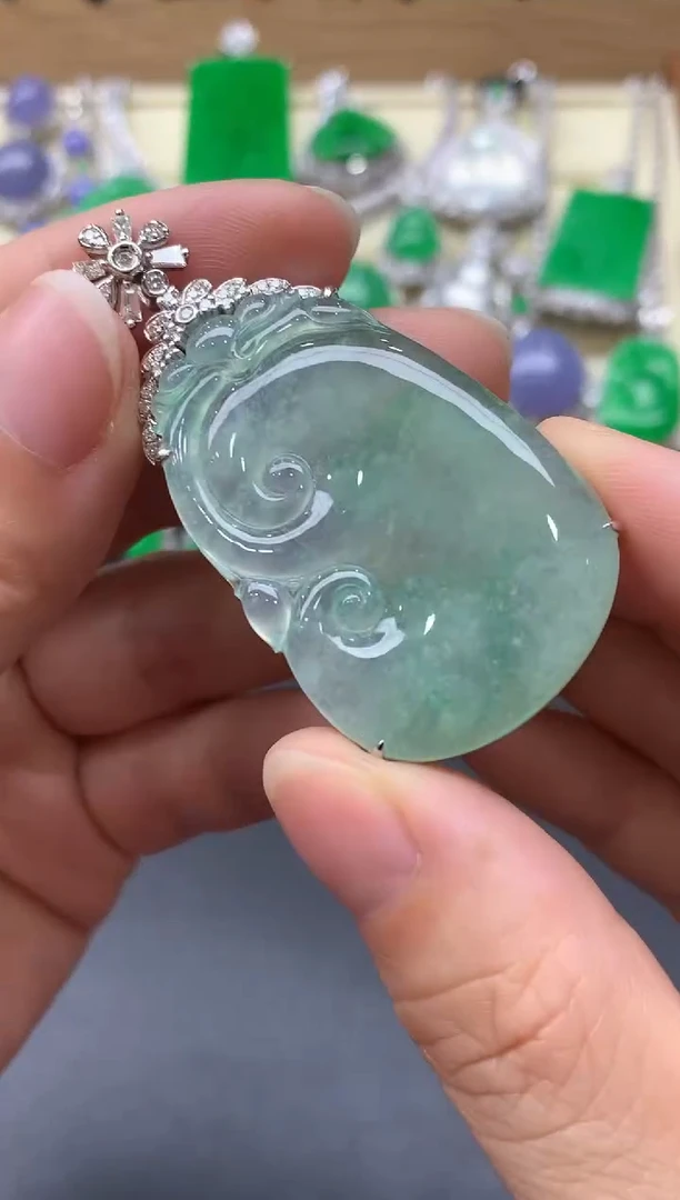 颈饰18K金镶嵌翡翠74-中国好珍宝