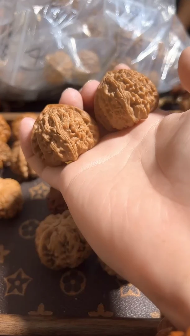 把件核桃42尺精品三角白