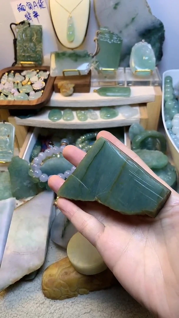 未镶嵌挂件翡翠娜 缅甸A货翡翠，没有运费险
