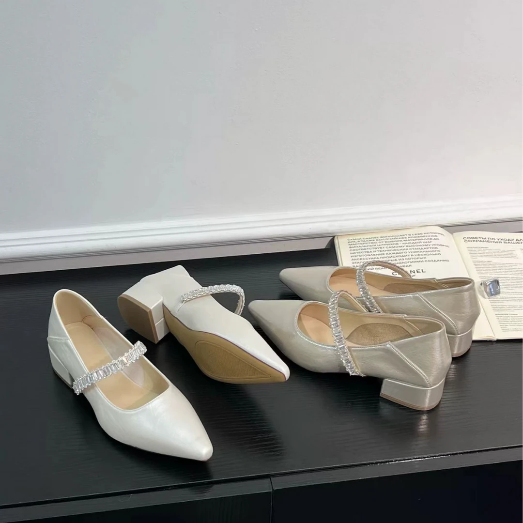 650-30 新款简单时尚舒适粗跟尖头单鞋