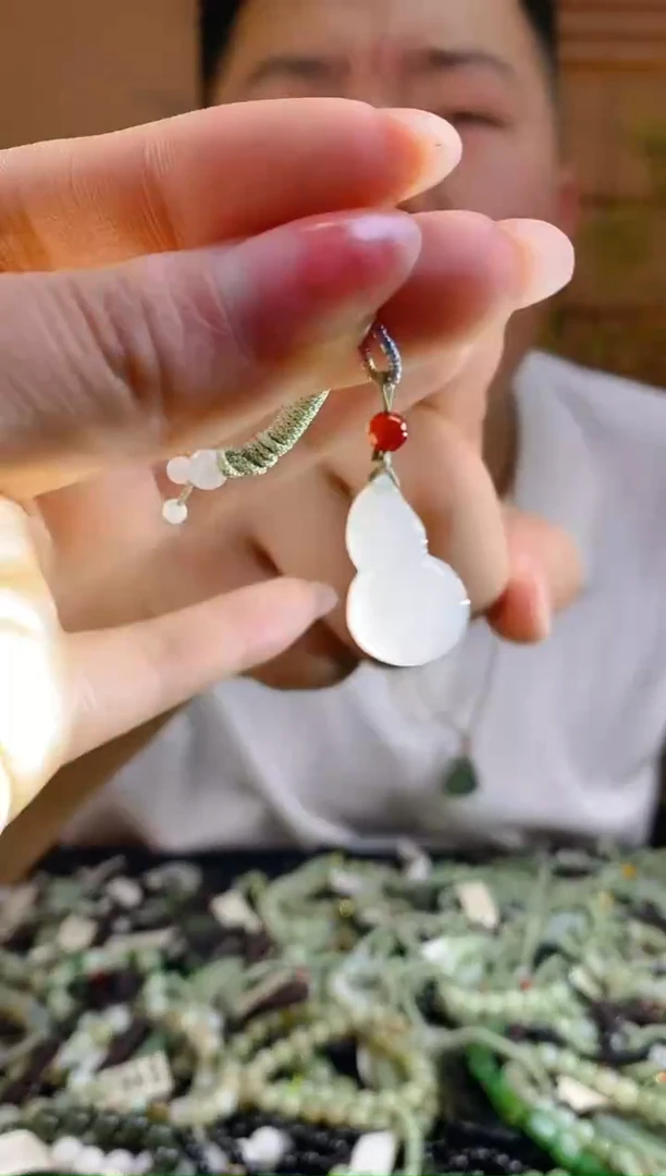 和田玉未镶嵌颈饰多样性发货，拍一发一