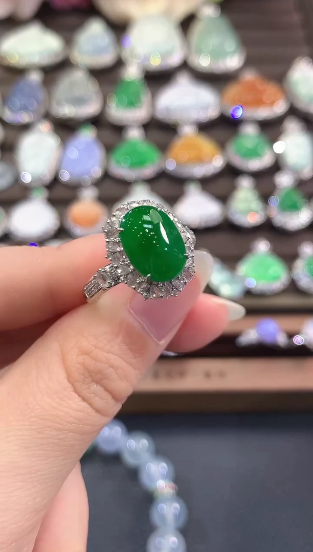 18K金镶嵌戒指翡翠b96