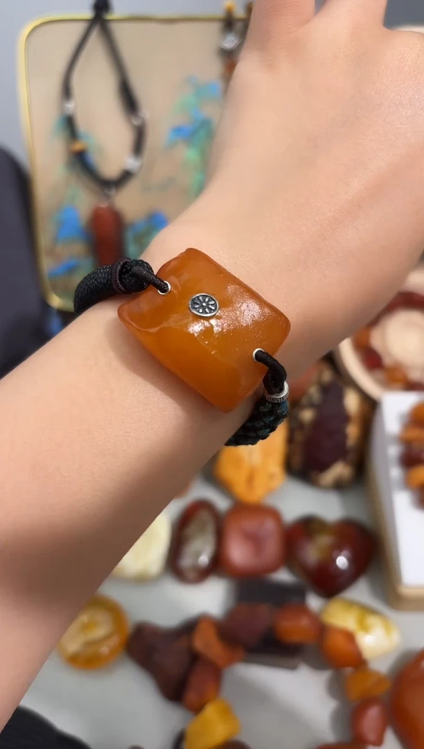 未镶嵌琥珀裸石琥珀