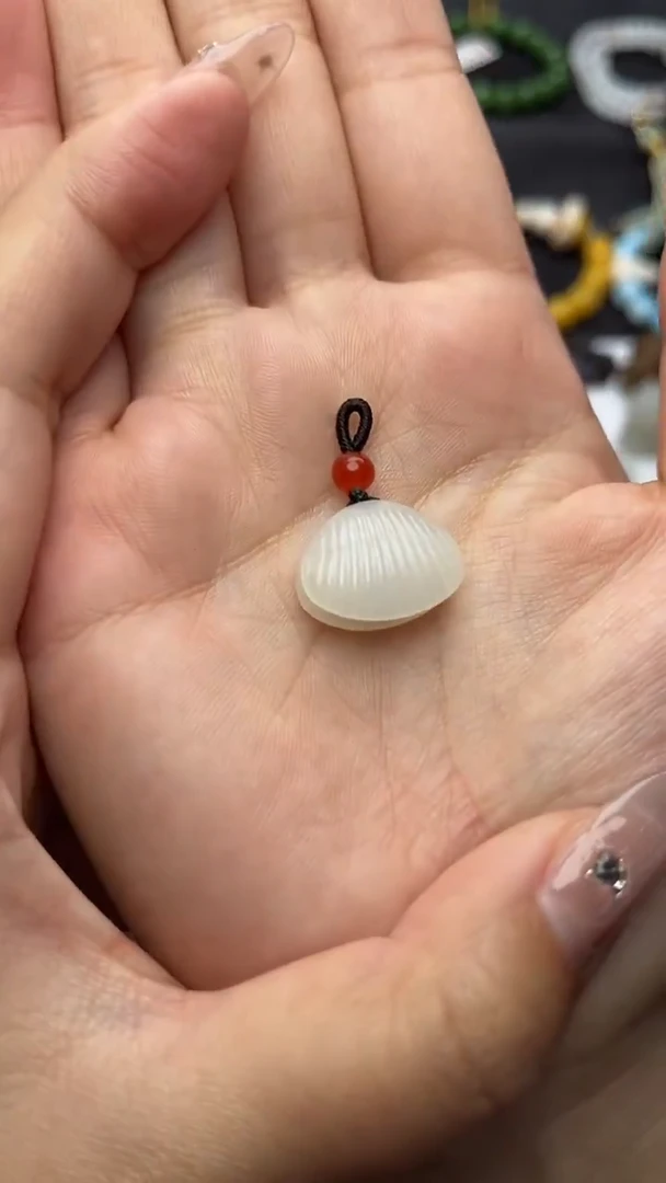 颈饰未镶嵌和田玉贝贝有福