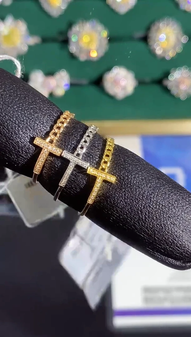 18K金镶嵌戒指钻石多样性发一（下单备注颜色）