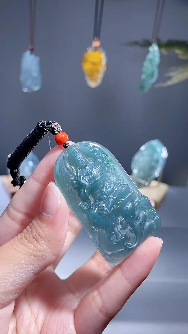 颈饰未镶嵌翡翠观音