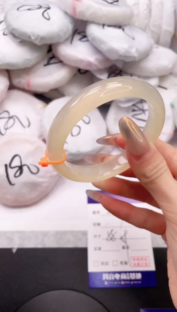 【闪购商品】石英质玉手镯未镶嵌1K257-58