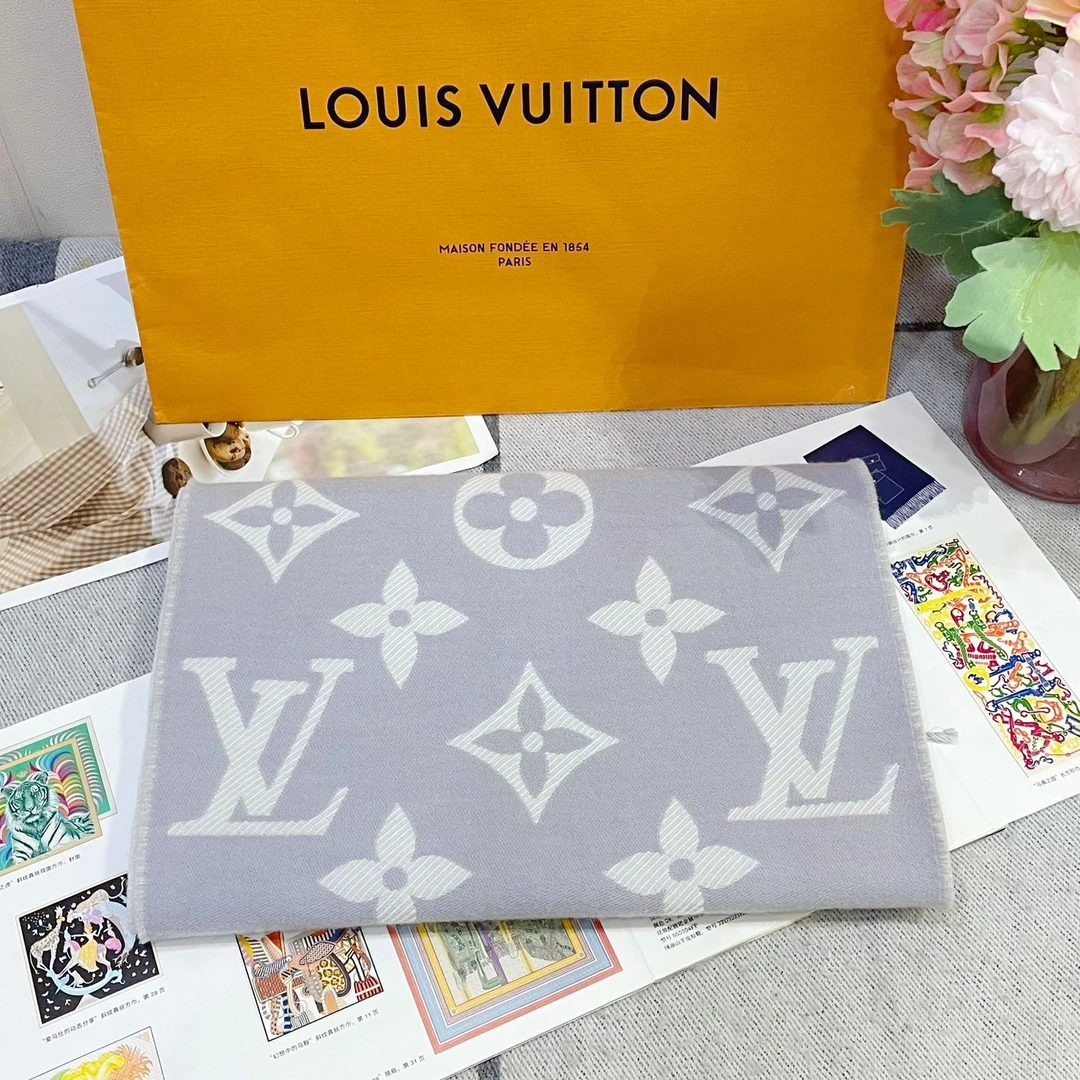 全新未使用 LouisVuitton/路易威登 灰色羊毛围巾/尺寸35*175