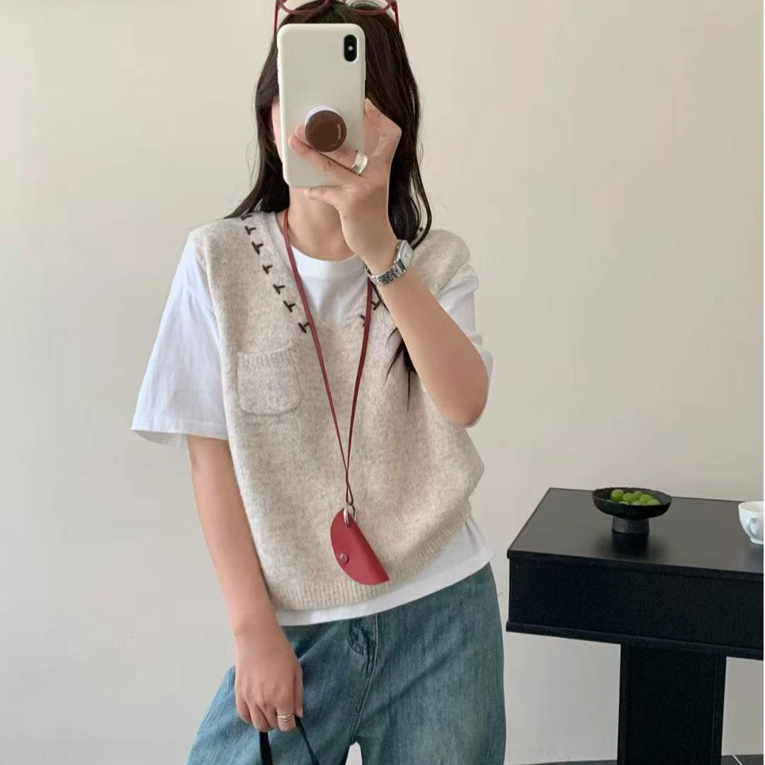 韩系V领针织马甲女2025秋冬季新款宽松百搭叠穿坎肩背心毛衣外套